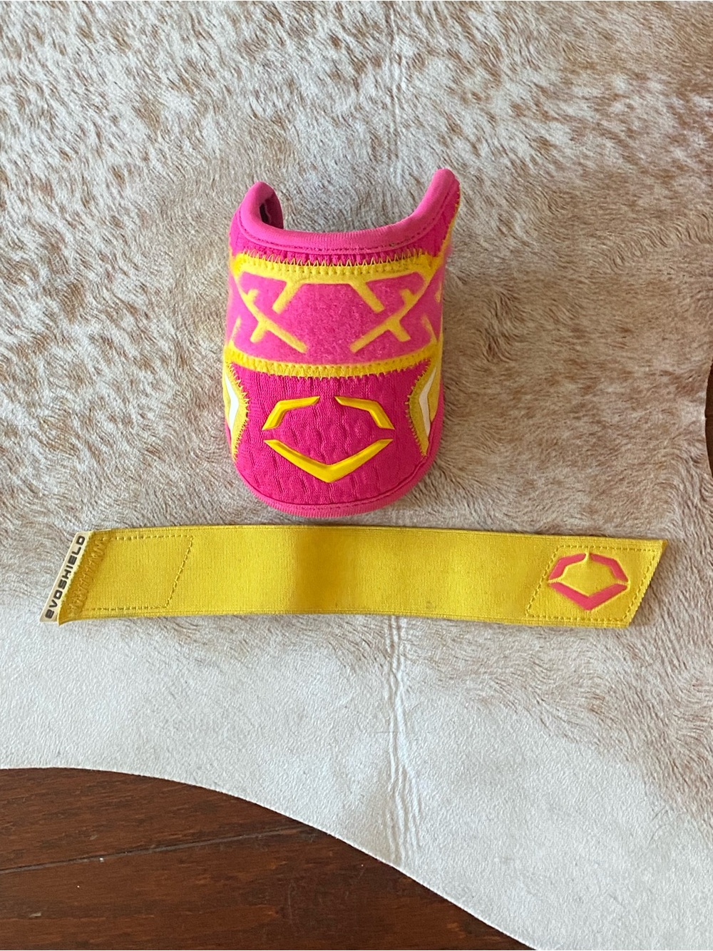 EVOSHIELD custom elbow guard small